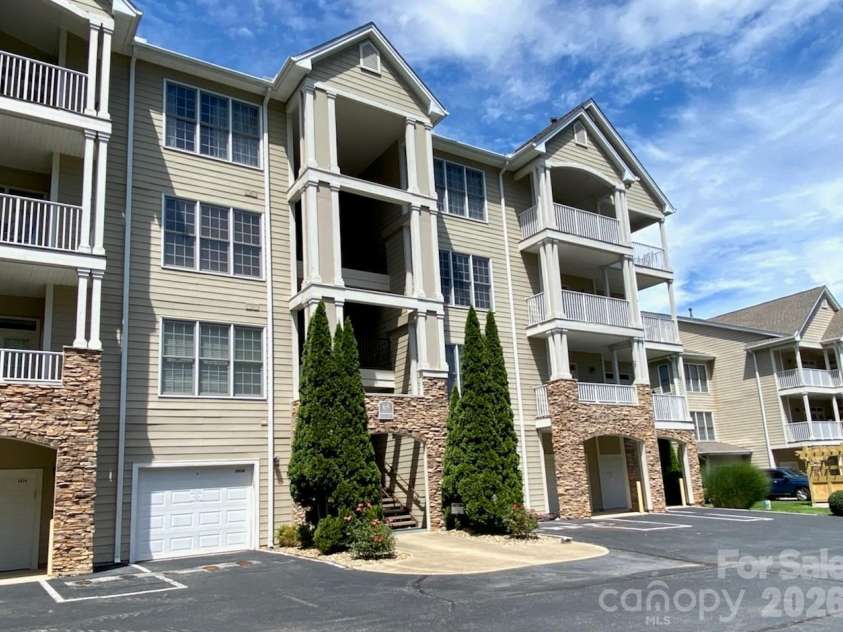 65 Glenview Lane, Maggie Valley, NC 28751.  MLS# CAR4417502, YatesRealty ID 29978. 