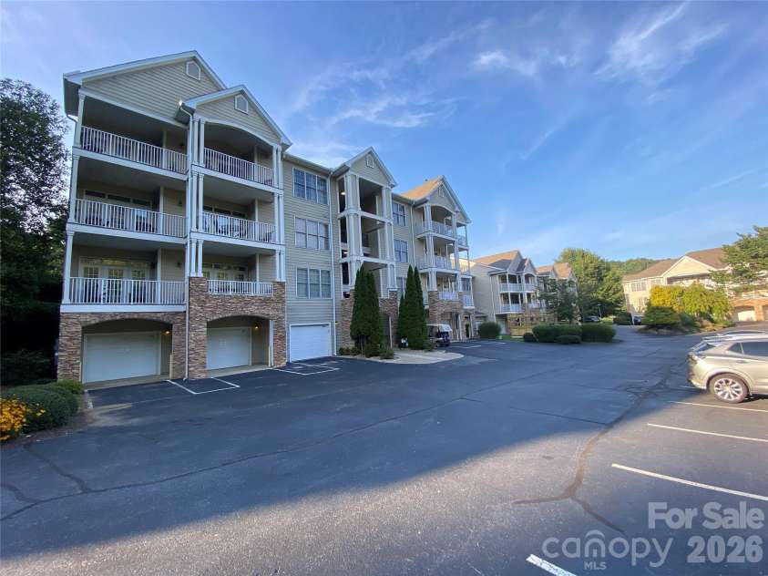 65 Glenview Lane, Maggie Valley, NC 28751.  MLS# CAR4417502, YatesRealty ID 29978. 