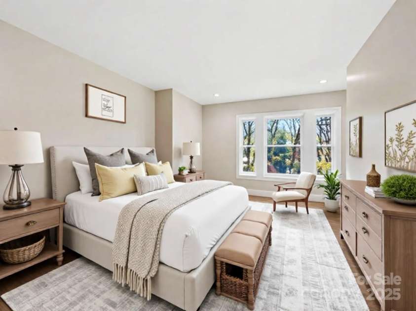 15 Perdue Place, Asheville, NC 28806.  MLS# CAR4316954, YatesRealty ID 2998. Large second bedroom