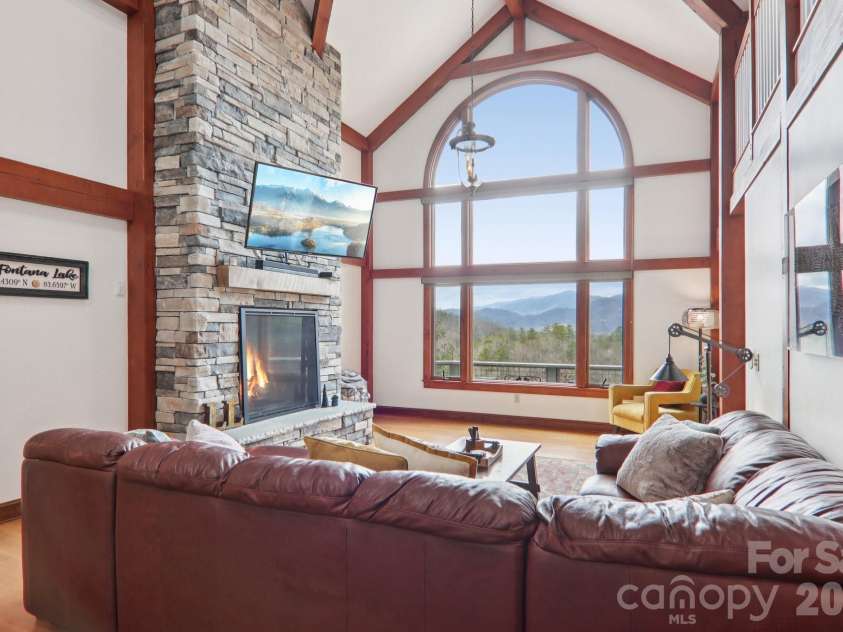 28 Nantahala Ridge, Bryson City, NC 28713.  MLS# CAR4354188, YatesRealty ID 2998. 