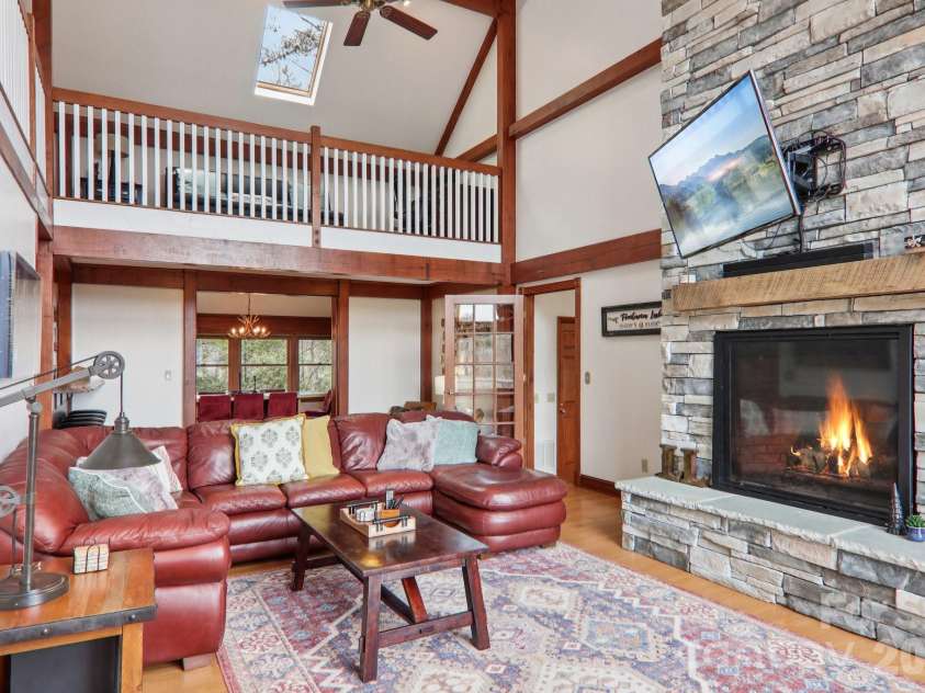 28 Nantahala Ridge, Bryson City, NC 28713.  MLS# CAR4354188, YatesRealty ID 2998. 