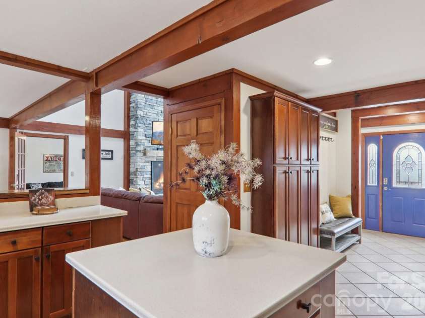 28 Nantahala Ridge, Bryson City, NC 28713.  MLS# CAR4354188, YatesRealty ID 2998. 