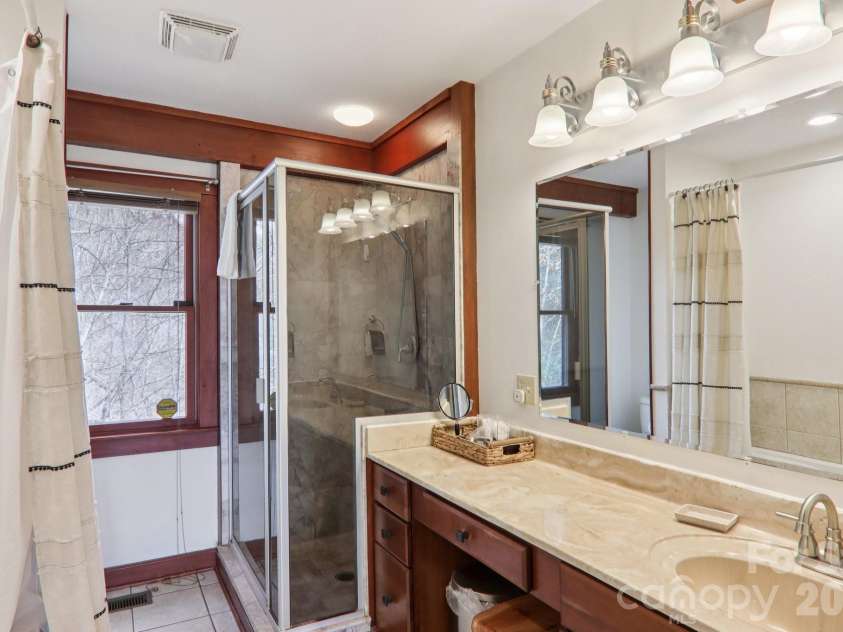 28 Nantahala Ridge, Bryson City, NC 28713.  MLS# CAR4354188, YatesRealty ID 2998. 