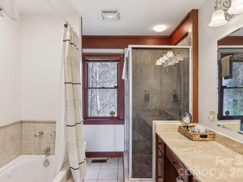 28 Nantahala Ridge, Bryson City, NC 28713.  MLS# CAR4354188, YatesRealty ID 2998. 