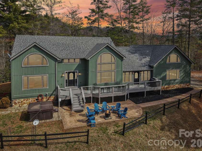 28 Nantahala Ridge, Bryson City, NC 28713.  MLS# CAR4354188, YatesRealty ID 2998. 