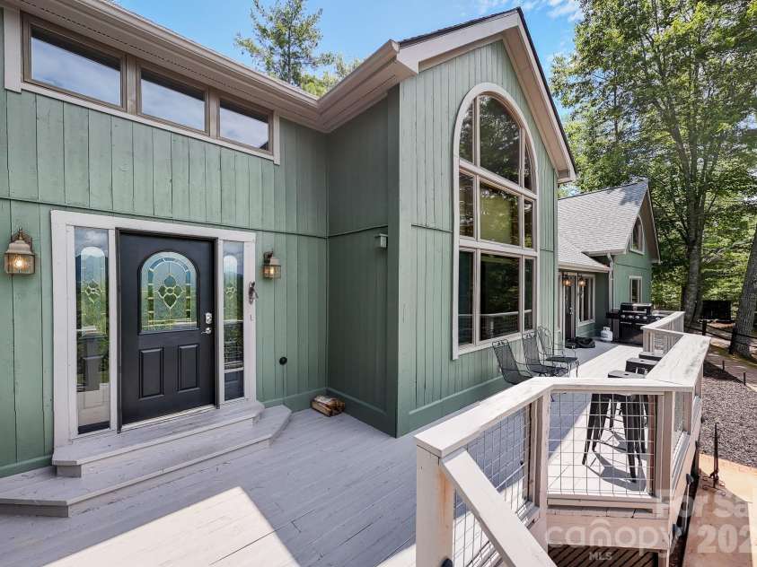 28 Nantahala Ridge, Bryson City, NC 28713.  MLS# CAR4354188, YatesRealty ID 2998. 