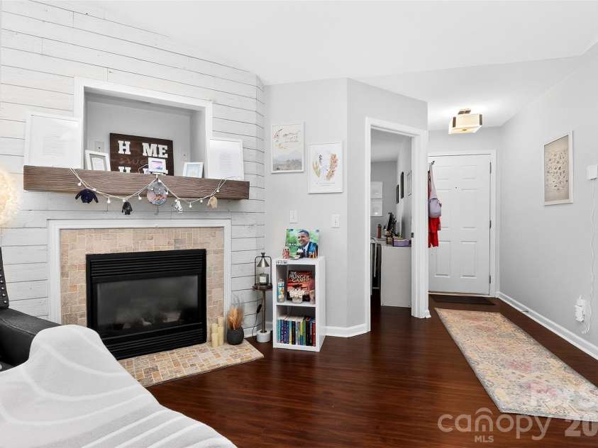 5422 Harris Cove Drive, Charlotte, NC 28269.  MLS# CAR4392419, YatesRealty ID 29980. 