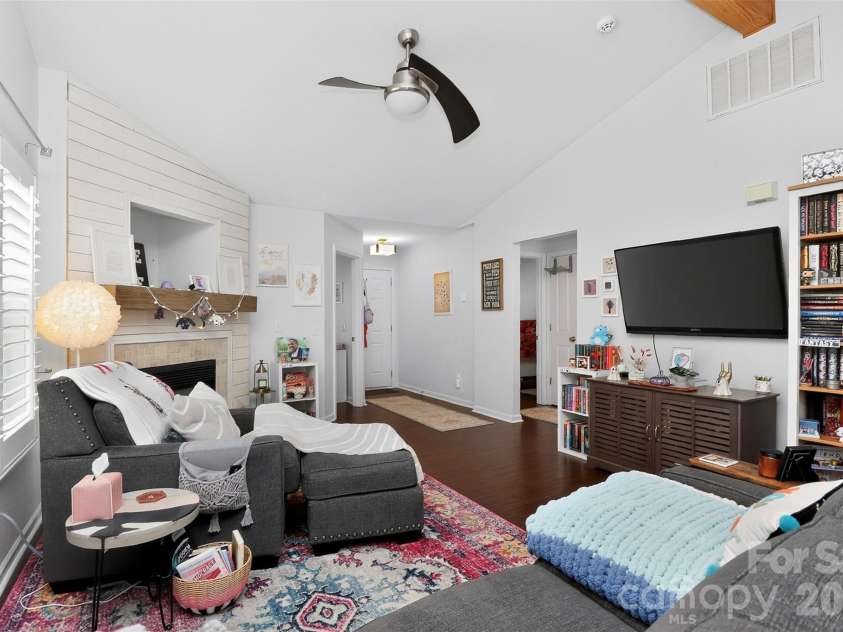 5422 Harris Cove Drive, Charlotte, NC 28269.  MLS# CAR4392419, YatesRealty ID 29980. 