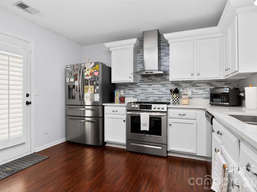 5422 Harris Cove Drive, Charlotte, NC 28269.  MLS# CAR4392419, YatesRealty ID 29980. 