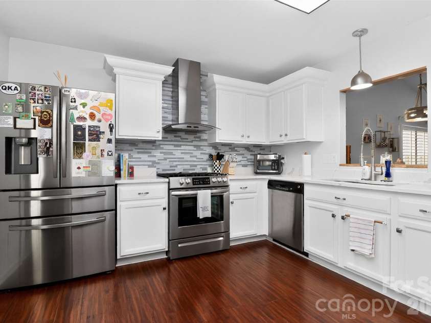 5422 Harris Cove Drive, Charlotte, NC 28269.  MLS# CAR4392419, YatesRealty ID 29980. 