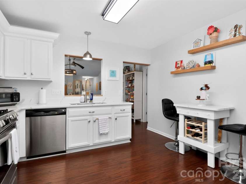 5422 Harris Cove Drive, Charlotte, NC 28269.  MLS# CAR4392419, YatesRealty ID 29980. 