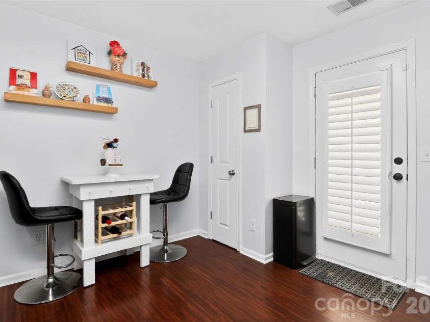 5422 Harris Cove Drive, Charlotte, NC 28269.  MLS# CAR4392419, YatesRealty ID 29980. 