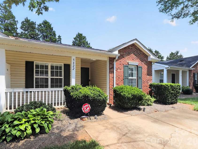 5422 Harris Cove Drive, Charlotte, NC 28269.  MLS# CAR4392419, YatesRealty ID 29980. 
