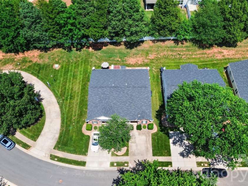 5422 Harris Cove Drive, Charlotte, NC 28269.  MLS# CAR4392419, YatesRealty ID 29980. 