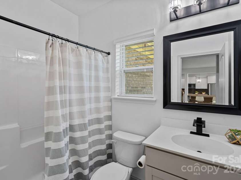 161 Oxford Drive, Mooresville, NC 28115.  MLS# CAR4281001, YatesRealty ID 29981. 