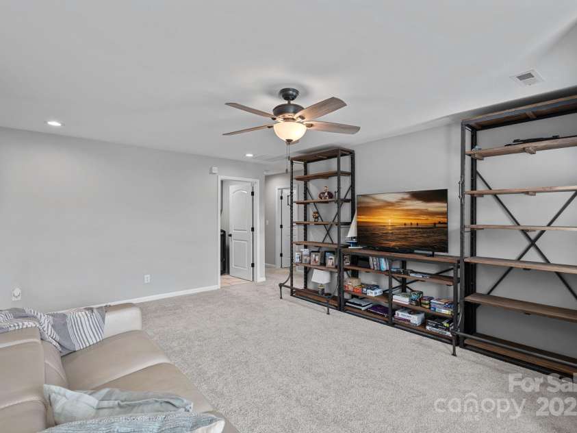 161 Oxford Drive, Mooresville, NC 28115.  MLS# CAR4281001, YatesRealty ID 29981. 