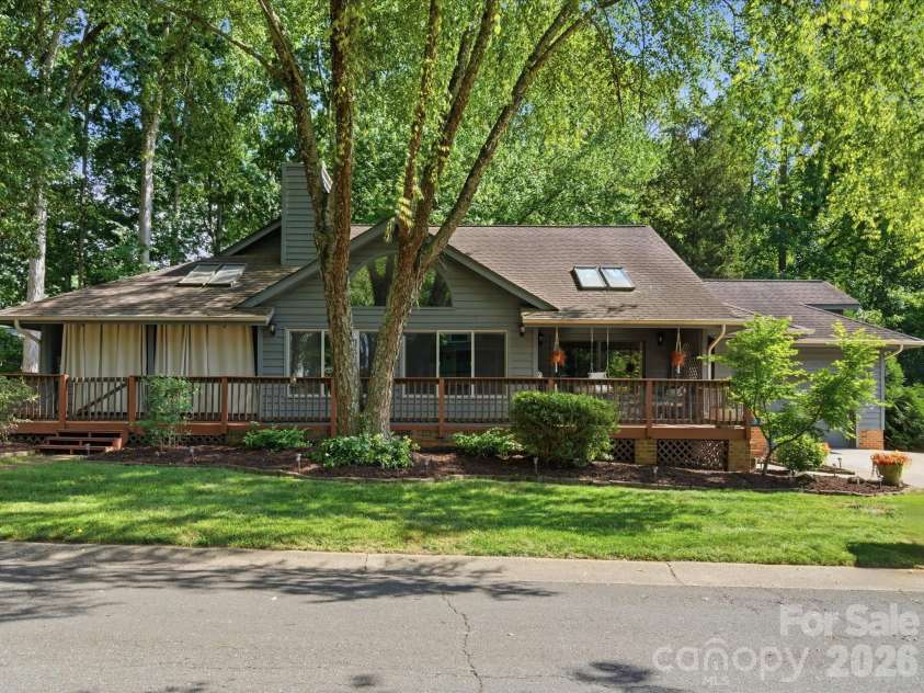 4720 Grey Moss Drive, Lake Wylie, SC 29710.  MLS# CAR4391554, YatesRealty ID 29981. 