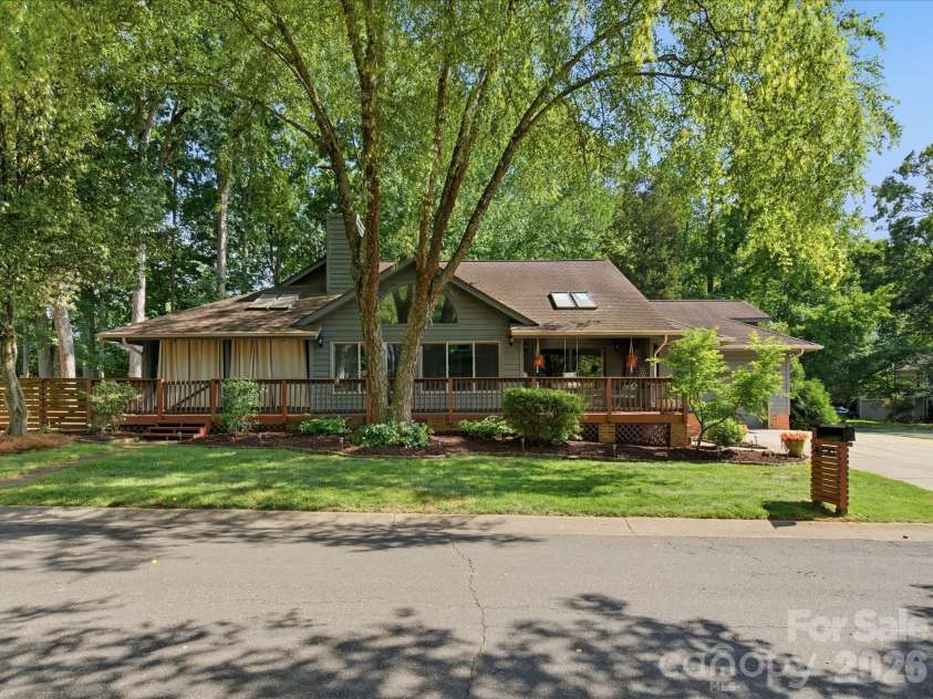 4720 Grey Moss Drive, Lake Wylie, SC 29710.  MLS# CAR4391554, YatesRealty ID 29981. 