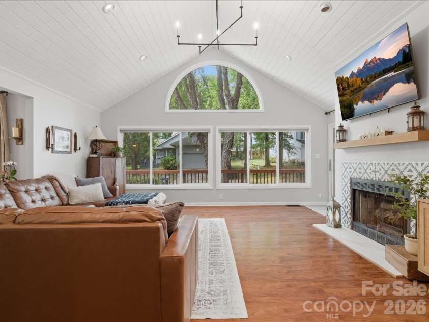 4720 Grey Moss Drive, Lake Wylie, SC 29710.  MLS# CAR4391554, YatesRealty ID 29981. 