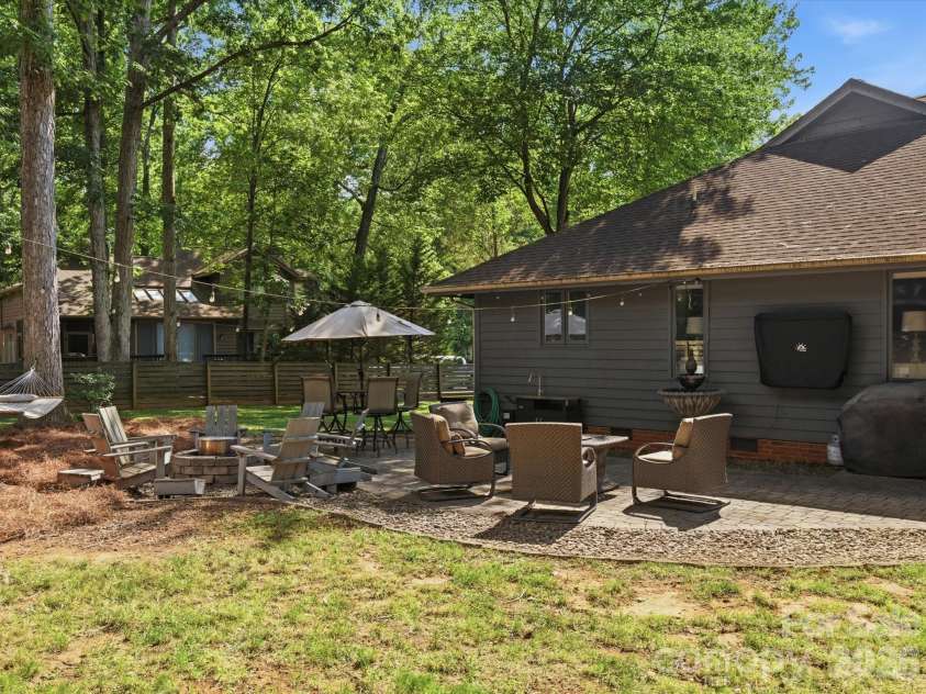 4720 Grey Moss Drive, Lake Wylie, SC 29710.  MLS# CAR4391554, YatesRealty ID 29981. 