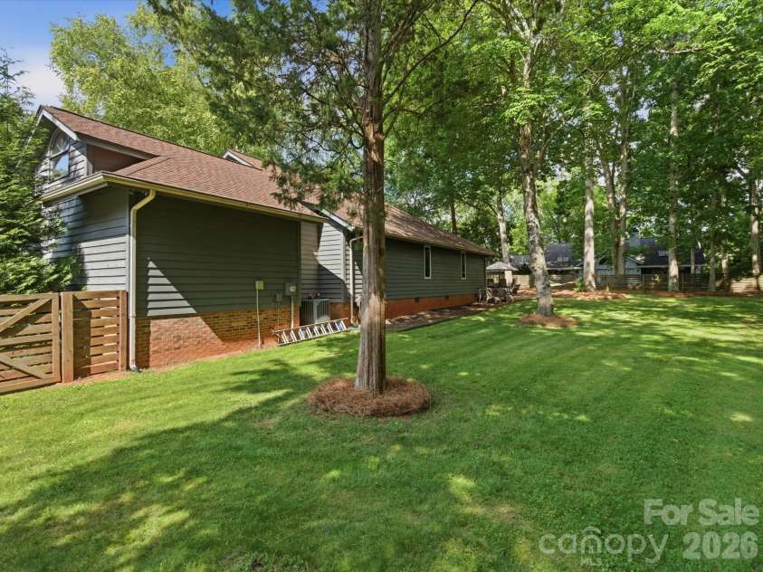 4720 Grey Moss Drive, Lake Wylie, SC 29710.  MLS# CAR4391554, YatesRealty ID 29981. 