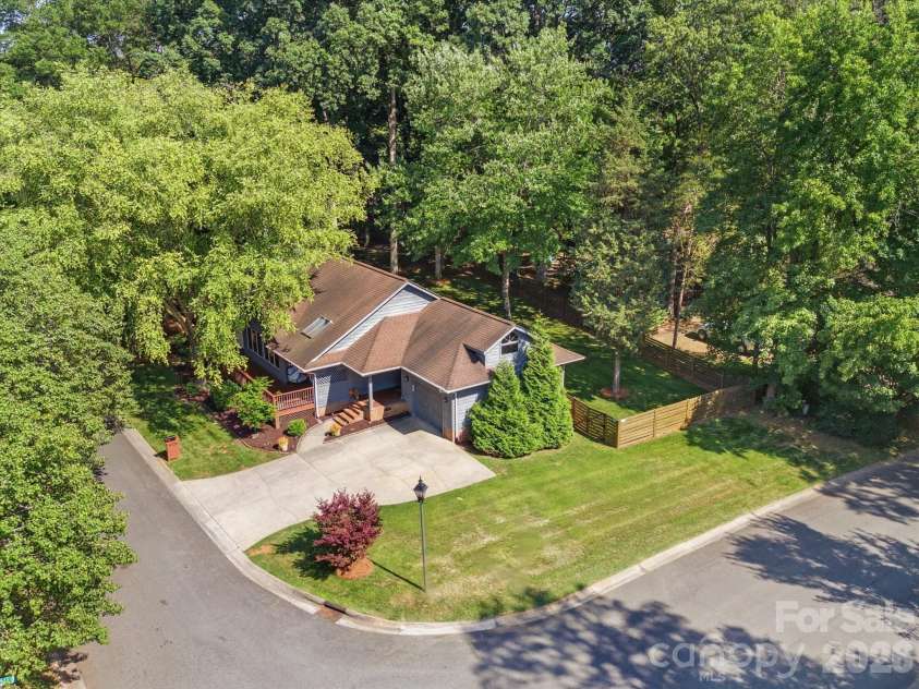 4720 Grey Moss Drive, Lake Wylie, SC 29710.  MLS# CAR4391554, YatesRealty ID 29981. 