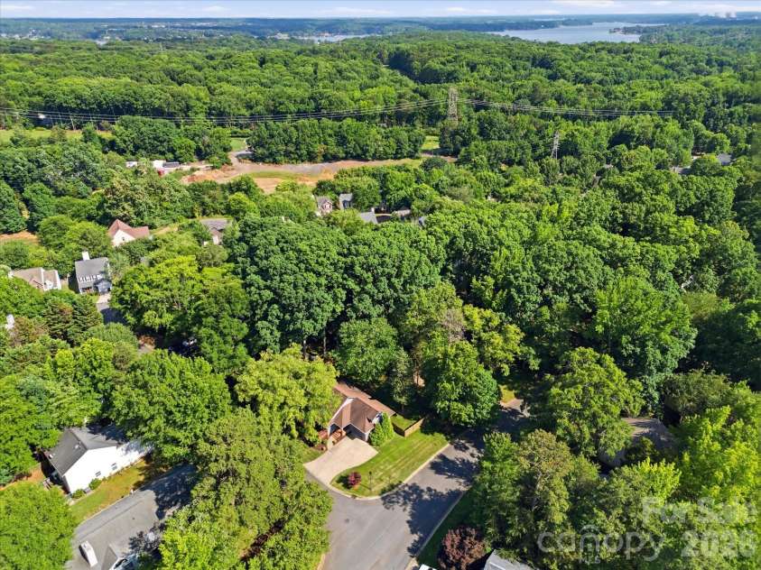 4720 Grey Moss Drive, Lake Wylie, SC 29710.  MLS# CAR4391554, YatesRealty ID 29981. 