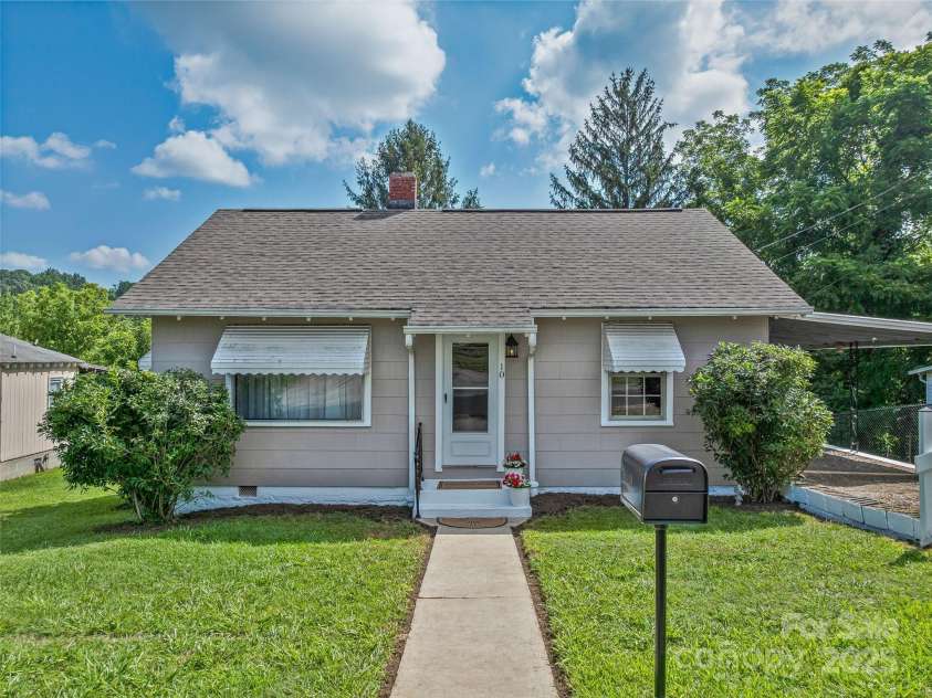 10 Old Pisgah Highway, Candler, NC 28715.  MLS# CAR4278929, YatesRealty ID 29982. 