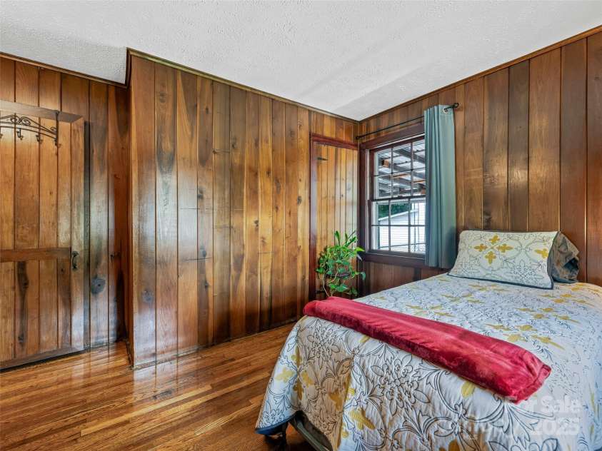 10 Old Pisgah Highway, Candler, NC 28715.  MLS# CAR4278929, YatesRealty ID 29982. 