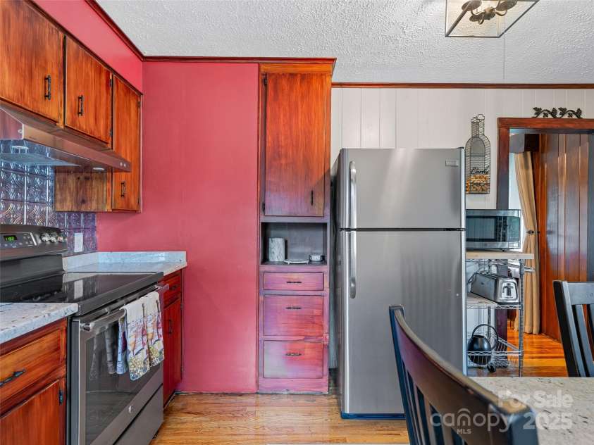 10 Old Pisgah Highway, Candler, NC 28715.  MLS# CAR4278929, YatesRealty ID 29982. 