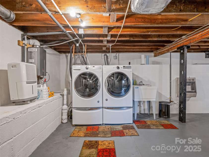 10 Old Pisgah Highway, Candler, NC 28715.  MLS# CAR4278929, YatesRealty ID 29982. 