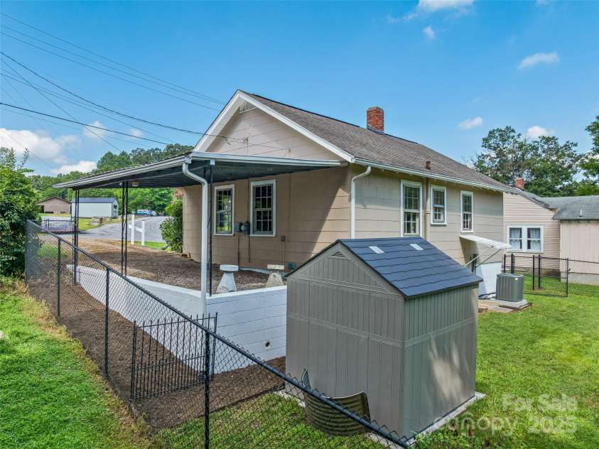 10 Old Pisgah Highway, Candler, NC 28715.  MLS# CAR4278929, YatesRealty ID 29982. 