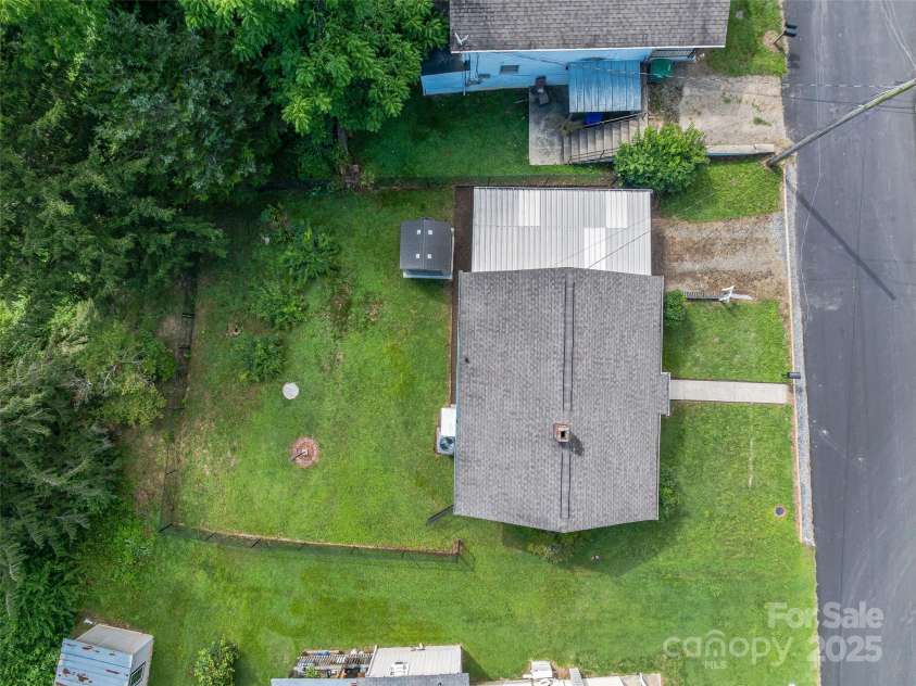 10 Old Pisgah Highway, Candler, NC 28715.  MLS# CAR4278929, YatesRealty ID 29982. 