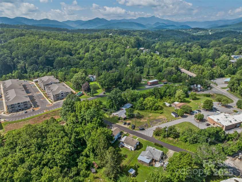 10 Old Pisgah Highway, Candler, NC 28715.  MLS# CAR4278929, YatesRealty ID 29982. 