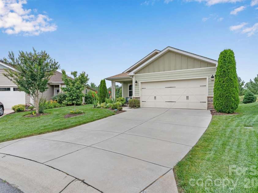 6119 Raven Rock Drive, Denver, NC 28037.  MLS# CAR4390719, YatesRealty ID 29982. 