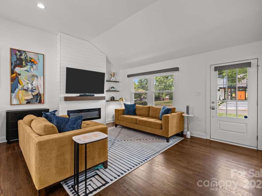 3821 Topsfield Road, Charlotte, NC 28211.  MLS# CAR4286504, YatesRealty ID 29983. 