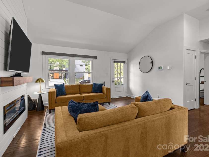 3821 Topsfield Road, Charlotte, NC 28211.  MLS# CAR4286504, YatesRealty ID 29983. 