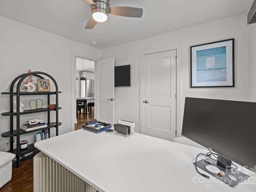 3821 Topsfield Road, Charlotte, NC 28211.  MLS# CAR4286504, YatesRealty ID 29983. 