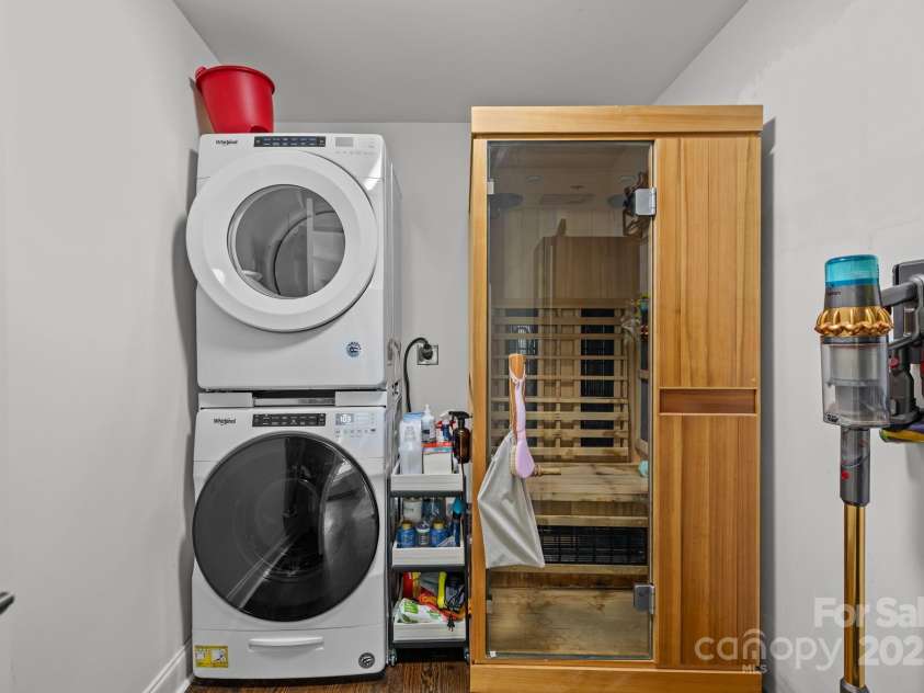 3821 Topsfield Road, Charlotte, NC 28211.  MLS# CAR4286504, YatesRealty ID 29983. 