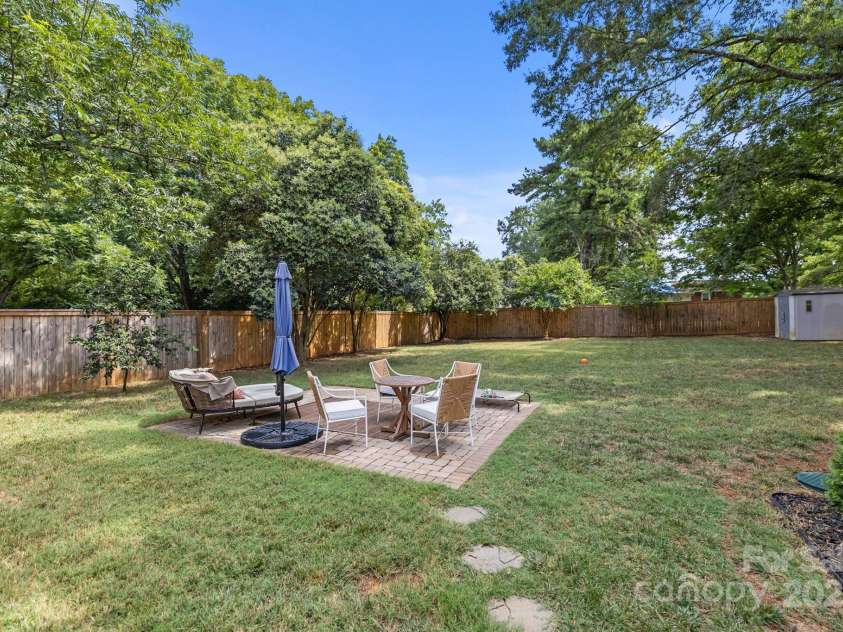 3821 Topsfield Road, Charlotte, NC 28211.  MLS# CAR4286504, YatesRealty ID 29983. 