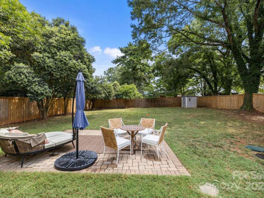 3821 Topsfield Road, Charlotte, NC 28211.  MLS# CAR4286504, YatesRealty ID 29983. 