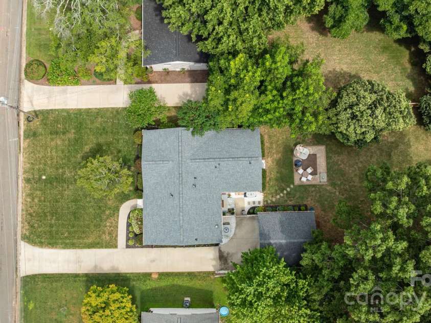 3821 Topsfield Road, Charlotte, NC 28211.  MLS# CAR4286504, YatesRealty ID 29983. 