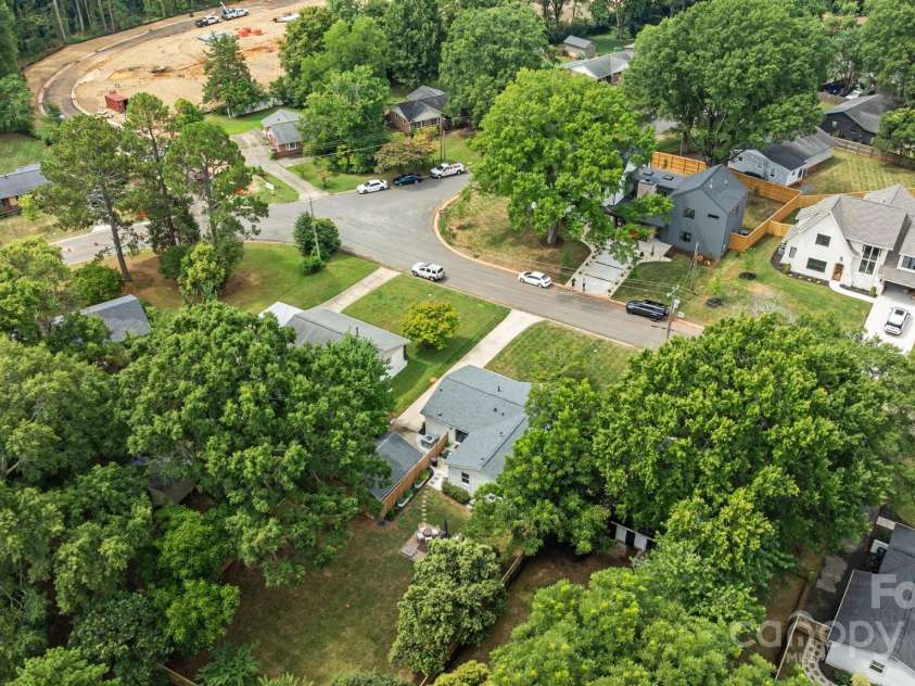 3821 Topsfield Road, Charlotte, NC 28211.  MLS# CAR4286504, YatesRealty ID 29983. 