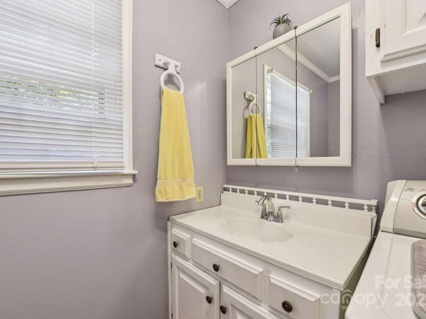 9454 Flowes Store Road, Midland, NC 28107.  MLS# CAR4283578, YatesRealty ID 29984. 