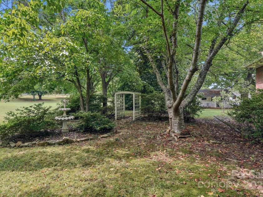 9454 Flowes Store Road, Midland, NC 28107.  MLS# CAR4283578, YatesRealty ID 29984. 