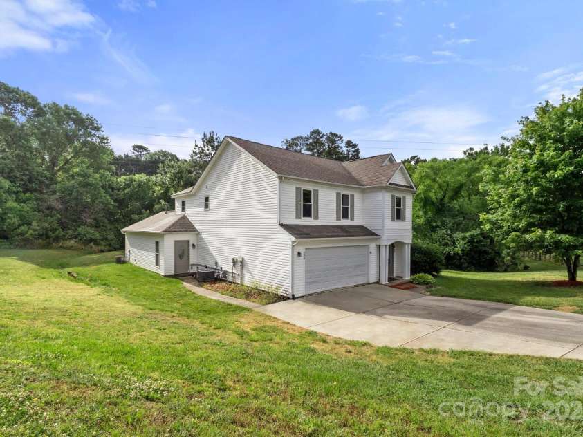 100 Brookstone Drive, Mount Holly, NC 28120.  MLS# CAR4256317, YatesRealty ID 29985. 