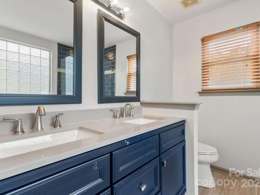100 Brookstone Drive, Mount Holly, NC 28120.  MLS# CAR4256317, YatesRealty ID 29985. En-Suite Bathroom