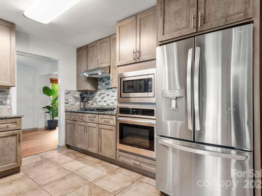 100 Brookstone Drive, Mount Holly, NC 28120.  MLS# CAR4256317, YatesRealty ID 29985. Kitchen