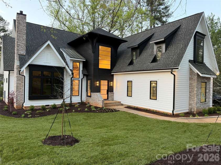 1209 Meadowood Lane, Charlotte, NC 28211.  MLS# CAR4310697, YatesRealty ID 29985. 