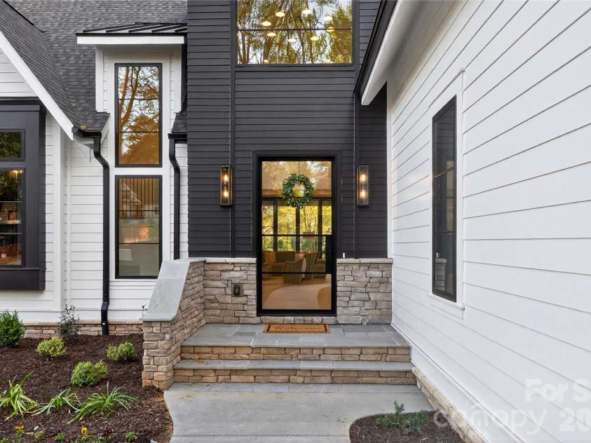 1209 Meadowood Lane, Charlotte, NC 28211.  MLS# CAR4310697, YatesRealty ID 29985. 